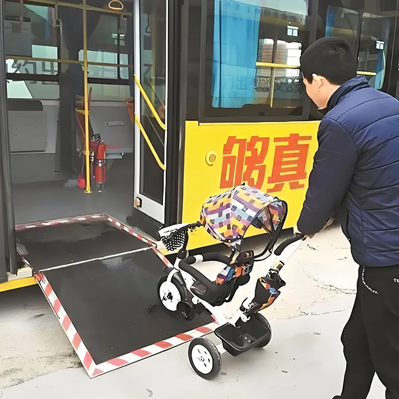 Ручнаяэлектрическая аппарель для маломобильных пассажиров (3)