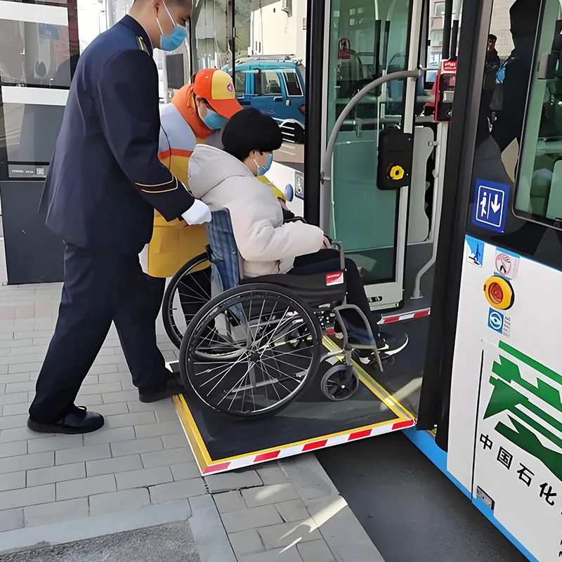 Ручнаяэлектрическая аппарель для маломобильных пассажиров (4)