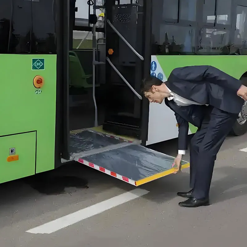 Ручнаяэлектрическая аппарель для маломобильных пассажиров (9)